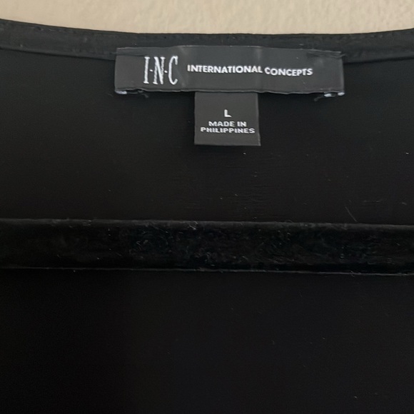 Black top - Picture 2 of 3